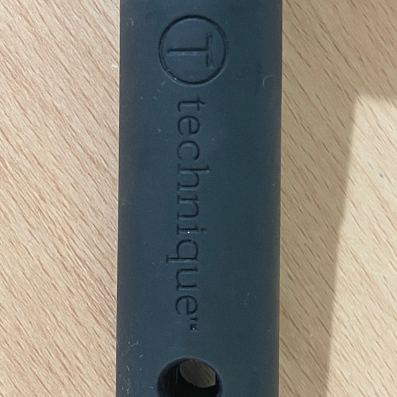 🎀Cricket Professional Large Round Black and Silver Hair Styling Brush😍 - Picture 4 of 4